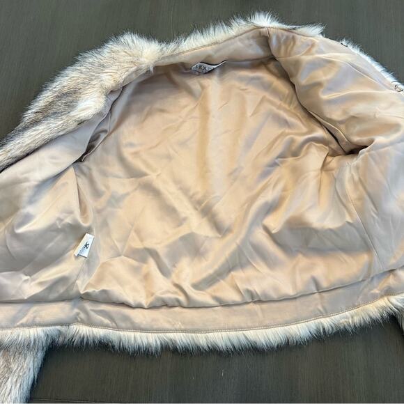 HOUSE OF CB Faux Fur Jacket Coat - Picture 4 of 5